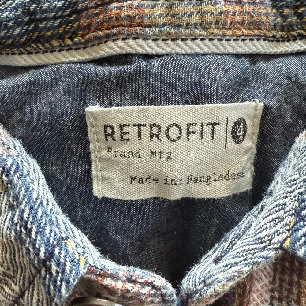 🐻 2/$25 • Retrofit | Western Plaid Button-Down Shirt